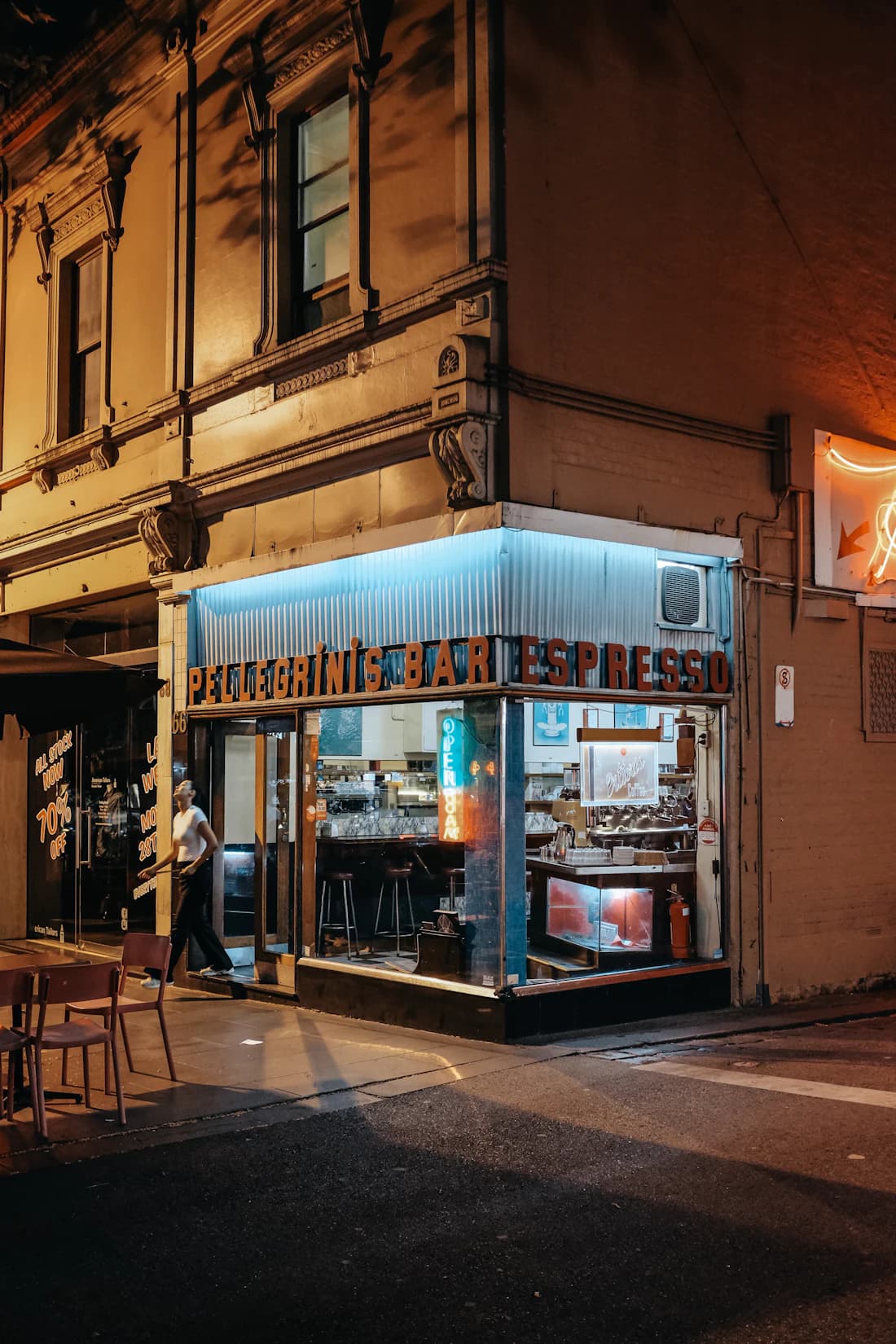 Chapel Street at 1am, home by 1.30. — late-night taxi Melbourne with ME CABS Melbourne
