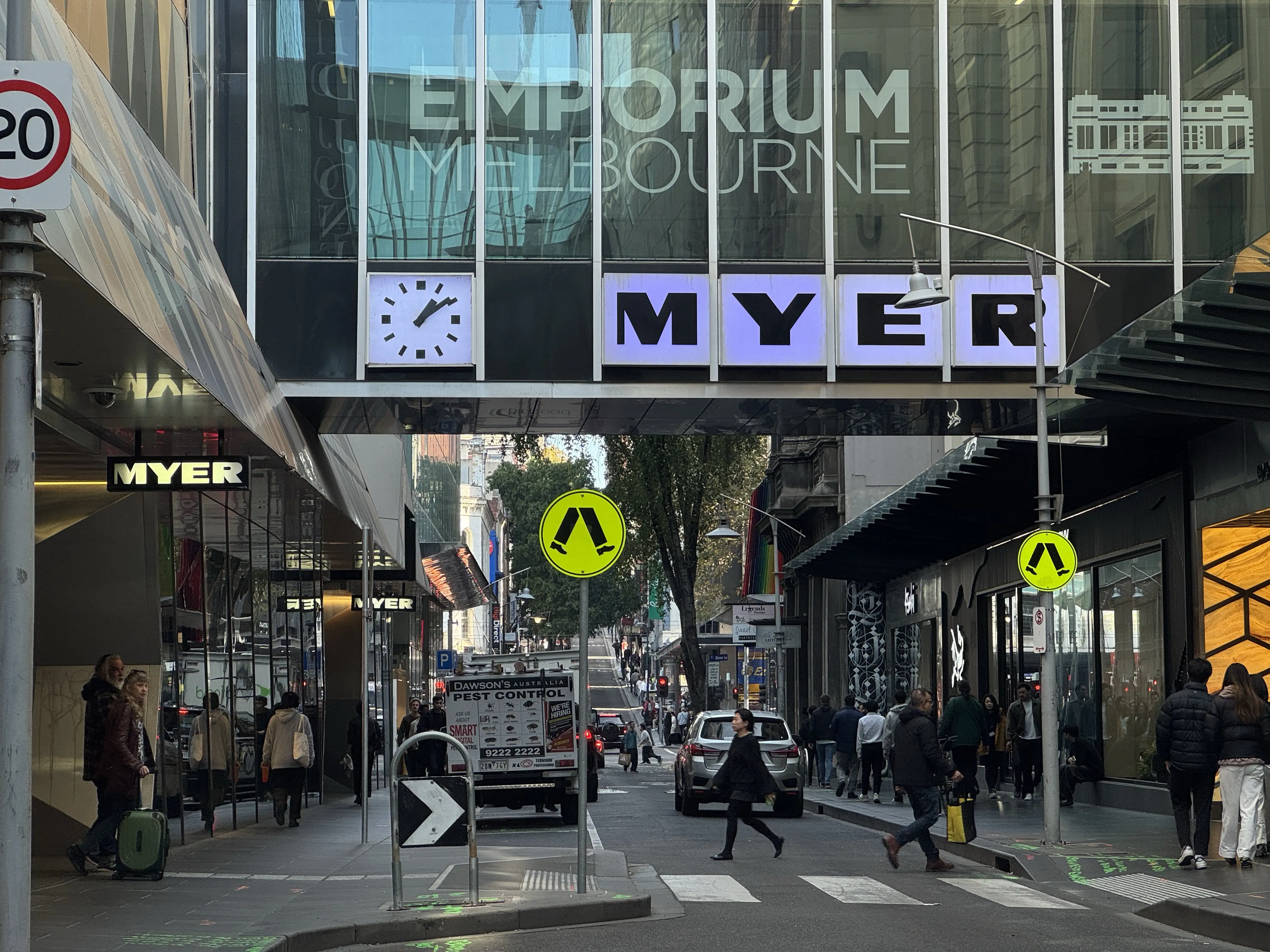 ME CABS Melbourne Airport transfer to Melbourne CBD