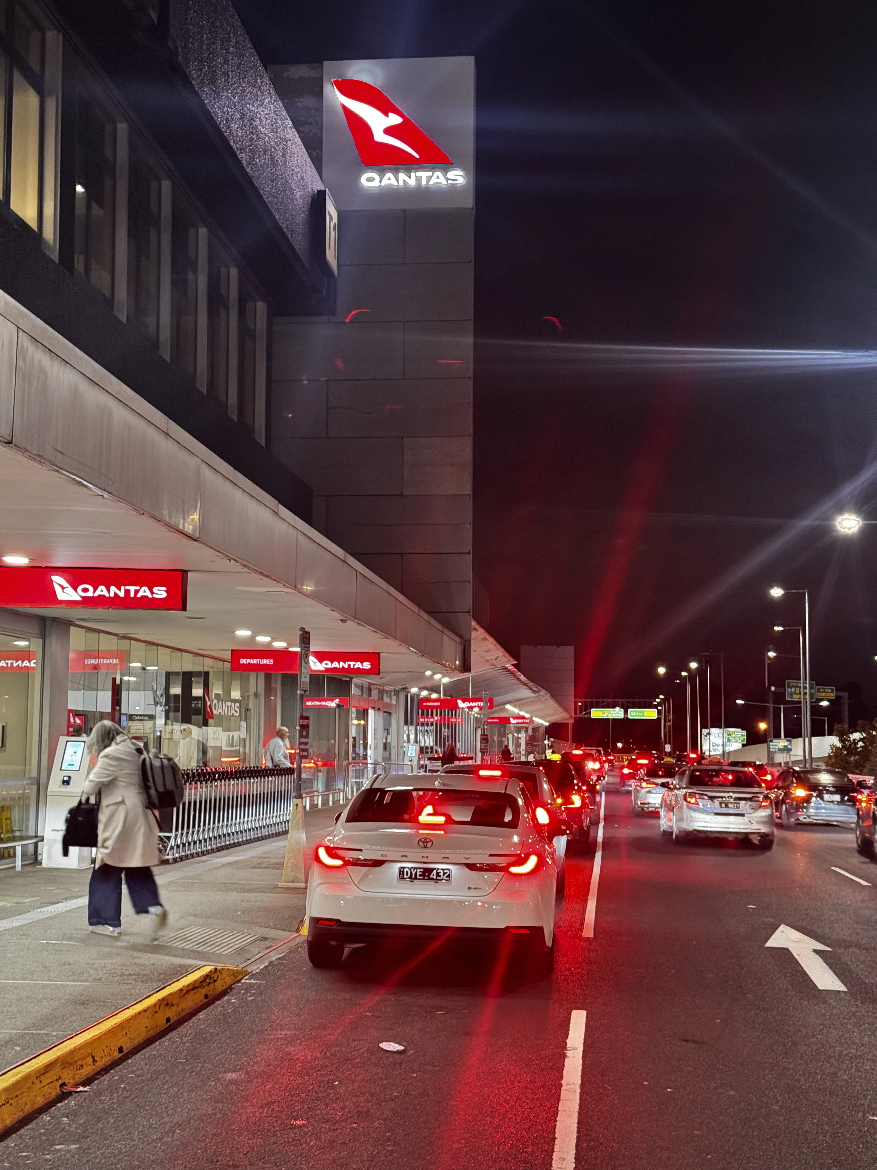 Premium ME CABS taxi — fixed-fare Melbourne Airport transfers